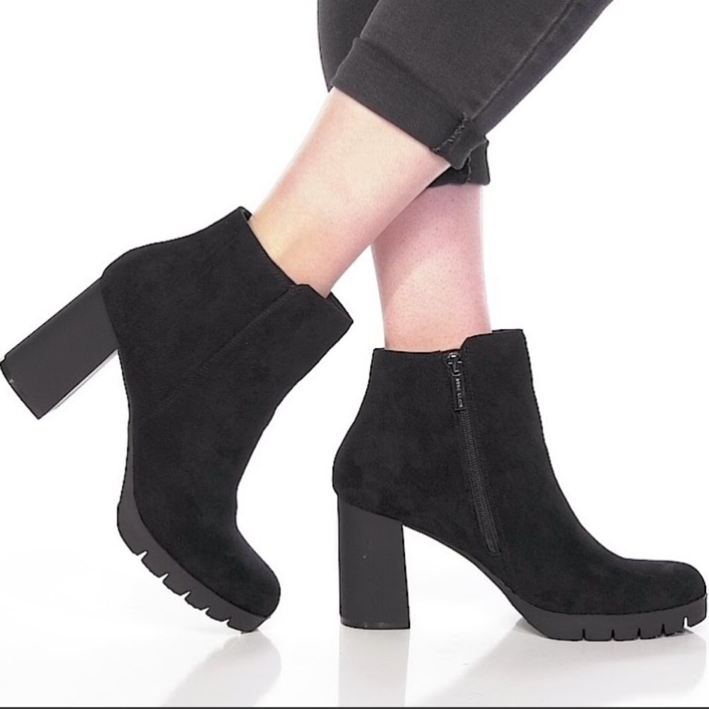 Platform Chunky 4” Block Heel Booties Lug Sole Ankle Side Zip Black Size 10 NWT